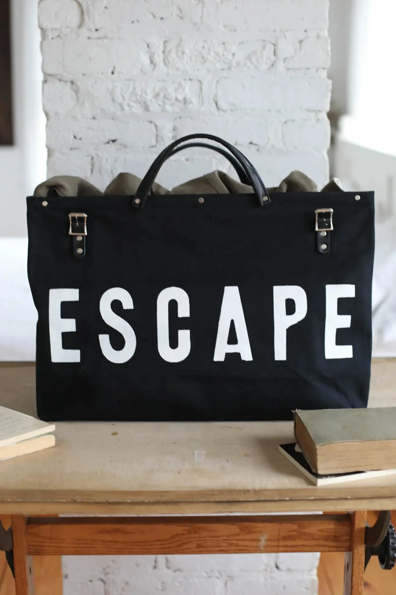 ESCAPE | HOLDALL BAG | BLACK CANVAS