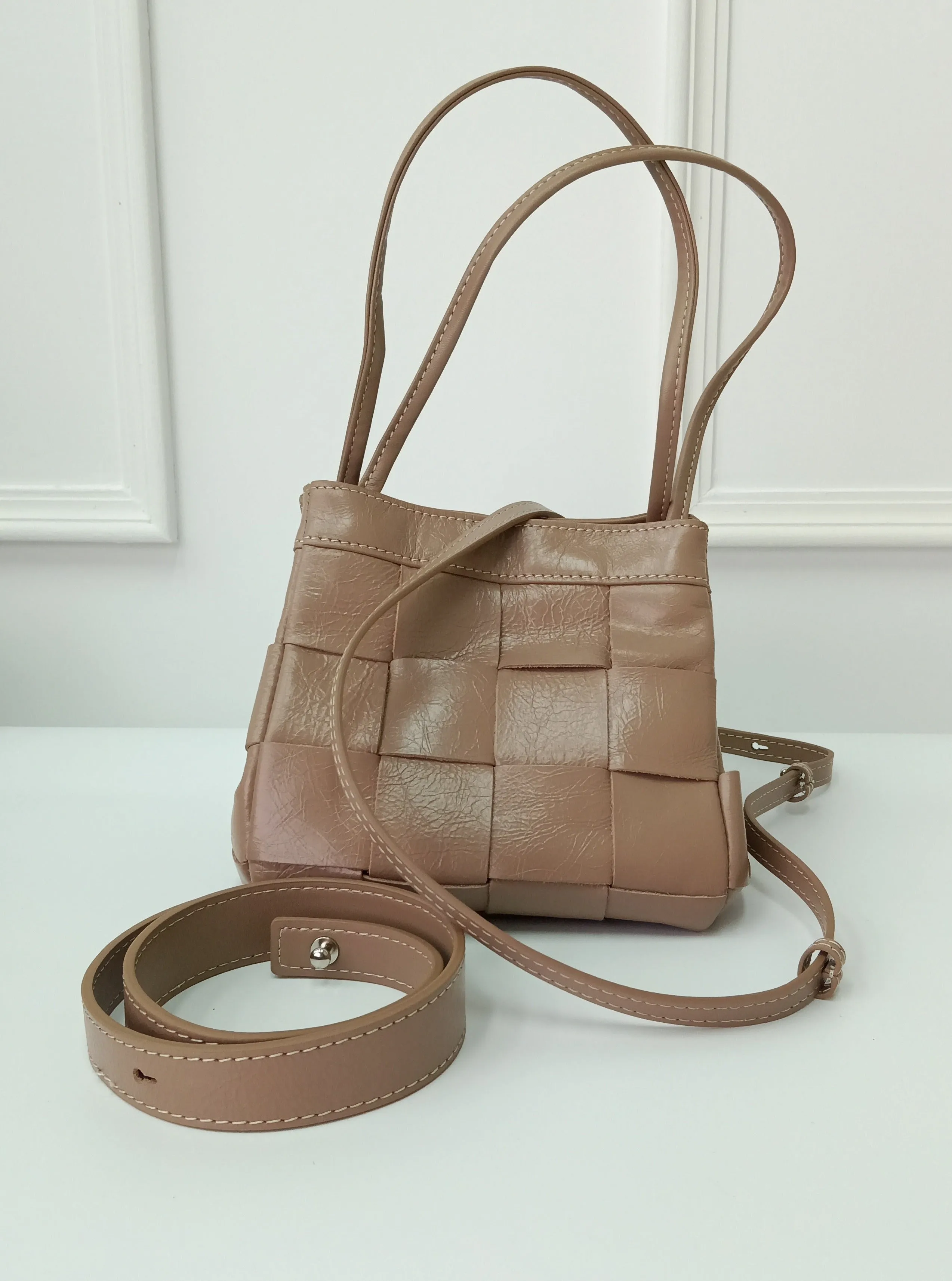 Latte Creamy Bucket Bag with Sling