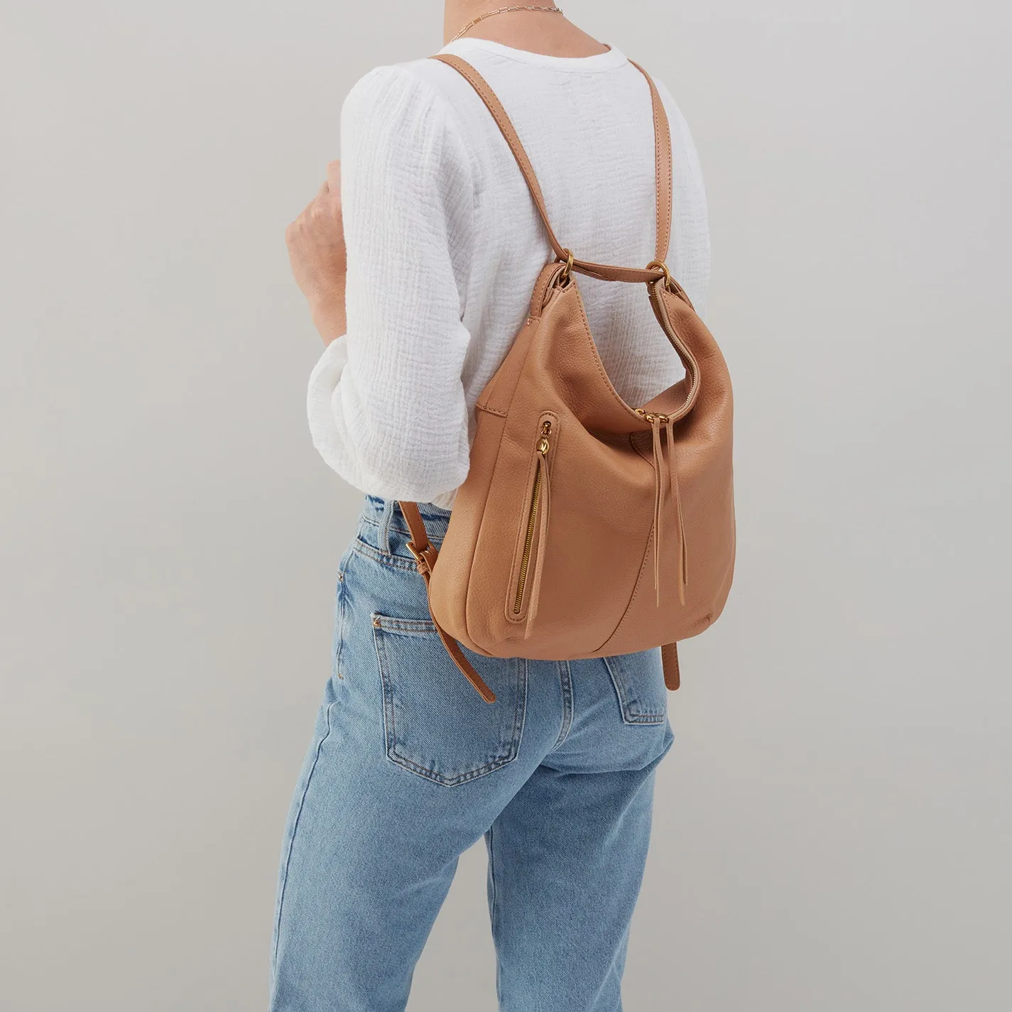 Merrin Convertible Backpack In Pebbled Leather - Sandstorm